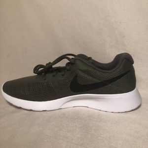 mens nike tanjun olive green